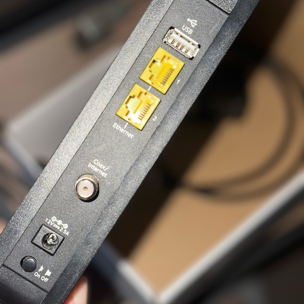 NETGEAR N600 Dual Band Modem Router - Black - Picture 3 of 3